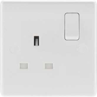 BG 821-01 Single Pole 1 Gang Switched Socket