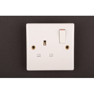 Dencon BP3406STV Slimline 13A Single Switched Socket Outlet to