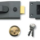 Yale Deadlocking Standard Nightlatch Security Lock additional 3