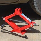 Hilka 1.5 Tonne Scissor Jack additional 3