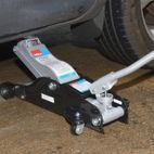 Hilka 2 Tonne Low Profile Garage Jack additional 3
