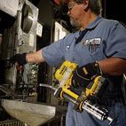 DEWALT DCGG571M1 Cordless XR Grease Gun 18V 1 x 4.0Ah Li-ion additional 3