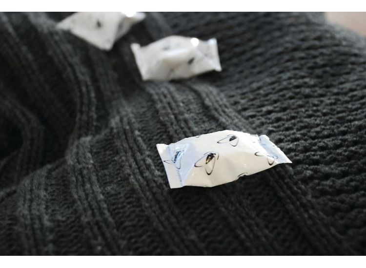 Zero In ZER426 Moth Balls 30 Sachet