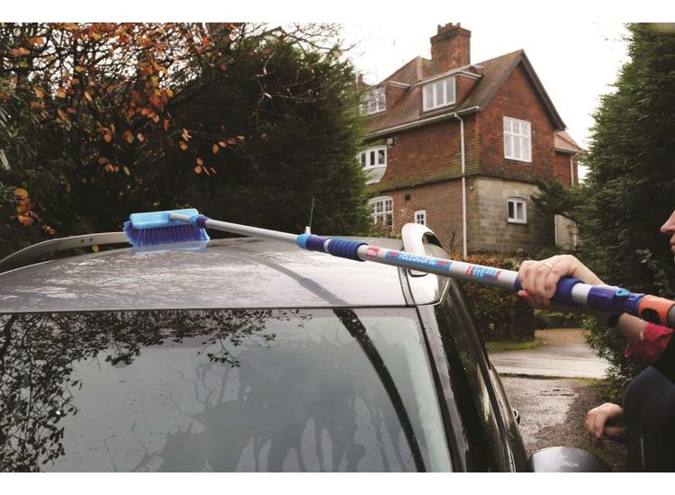 Hilka 3m Extending Wash Brush and Squeegee Set