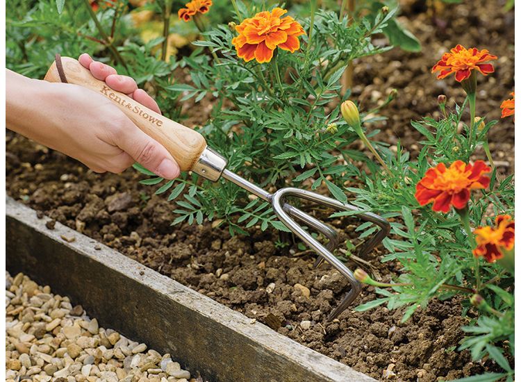 Kent &amp; Stowe Hand 3-Prong Cultivator, FSC®
