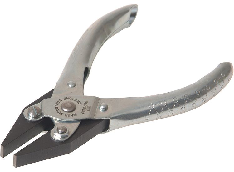 Maun Flat Nose Pliers Smooth Jaw 140mm (5.1/2in)
