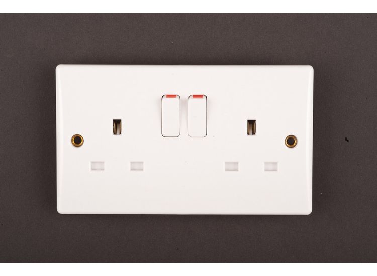 Dencon BP3409STV Slimline Switched Socket Outlet to BS1363