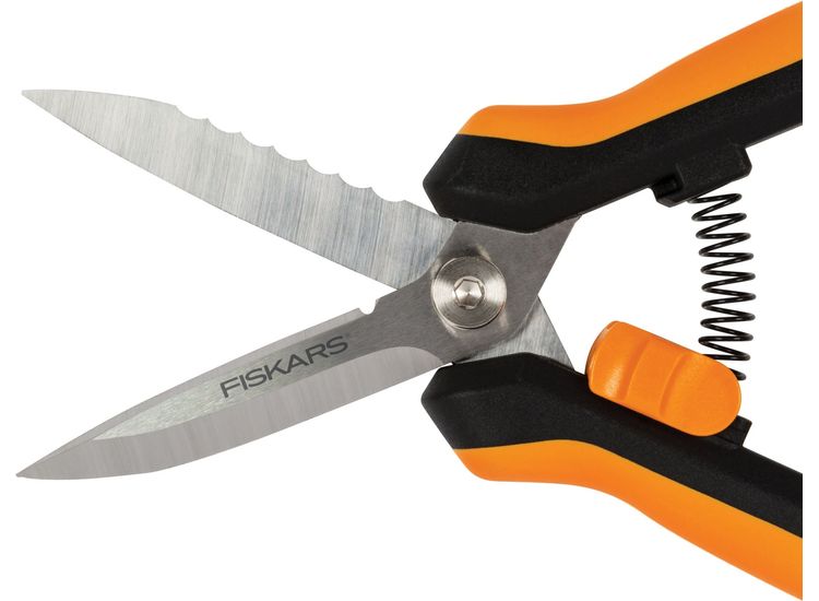 Fiskars Solid™ SP320 Multi-Purpose Snips
